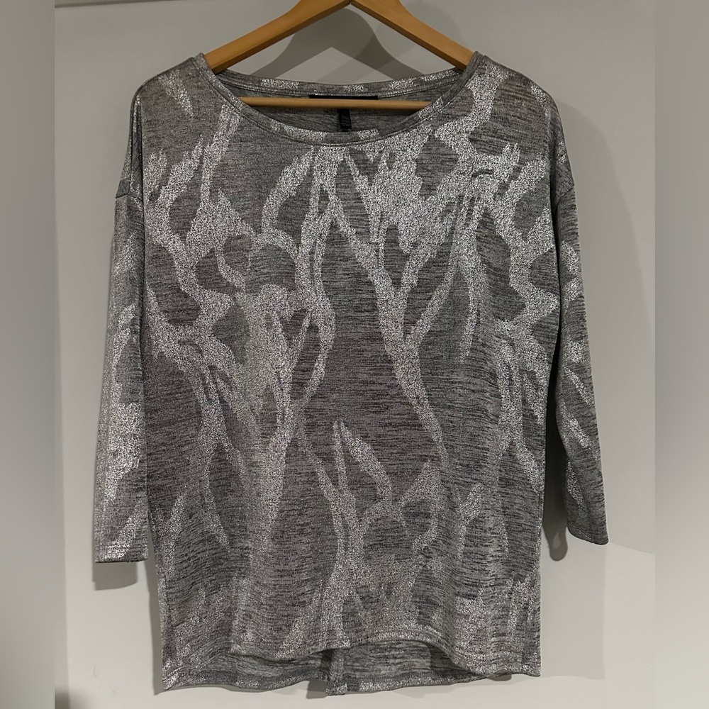 White‎ House Black Market Silver Shimmer 3/4 Sleeve Drop Shoulder Tee NWT